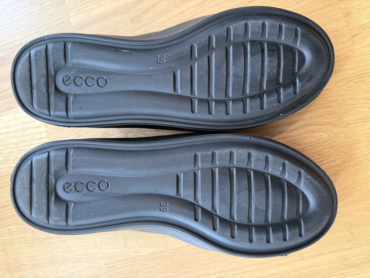Ecco Scarpe da donna: Ecco Ledersneaker Größe 39 – Usato da Zürich venduto da Daria_Step 2