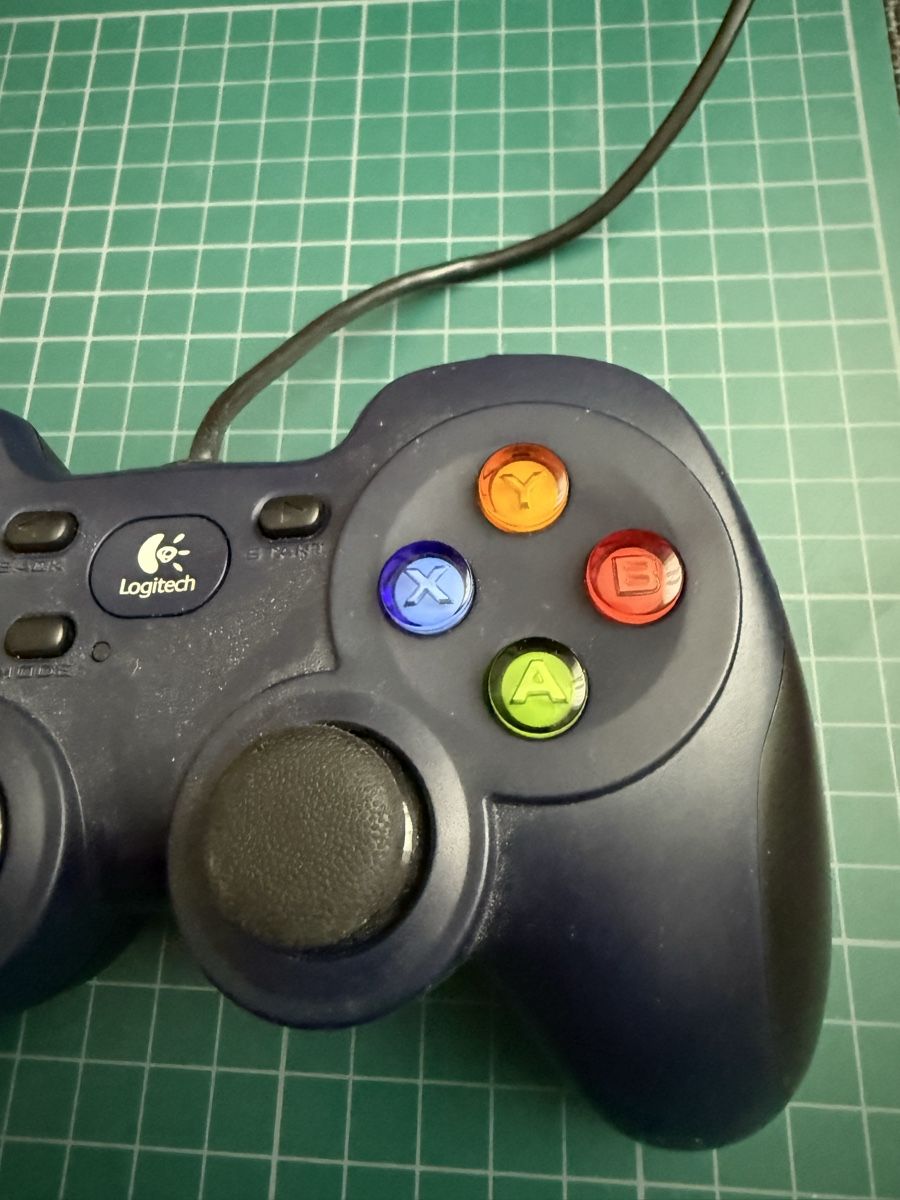 Logitech Controller: 2× Logitech F310 Gamepad – PC Controller – Gebraucht aus Dottikon von bend 6