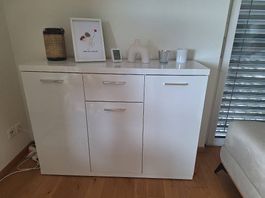 Weisse Kommode