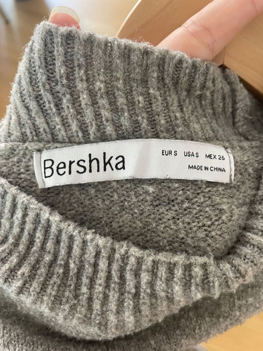 Bershka Maglioni & Felpe: Bershka Strickpullover mit Bär, Cropped, Grau, Gr. S – Usato da Meilen venduto da ann_kr79 2