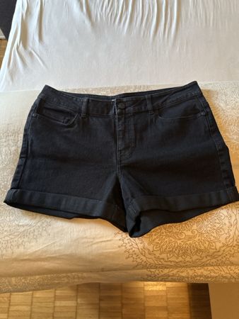 Noisy May Shorts, Grösse L, Schwarze Jeans-Shorts Top!