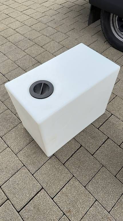 Abbeveratoi e trogoli: 110L Wassertank 35cm x 62cm x 51cm  – Usato da Gipf-Oberfrick venduto da Fam.Mueller.Wittnau 1