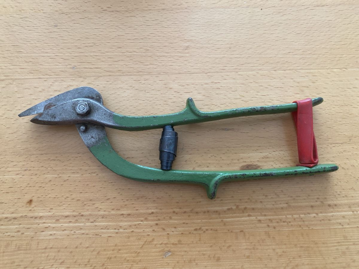 Alle Werkzeuge: Antike Blechschere 23 cm lang – Gebraucht aus Mülligen von Flockenstiel 1