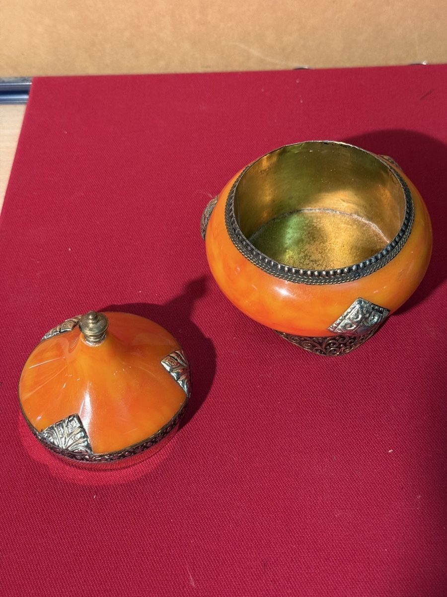 Zuccheriere: Vintage Amber Jewelry Box – Usato da Lausanne venduto da vas_cdb2 1