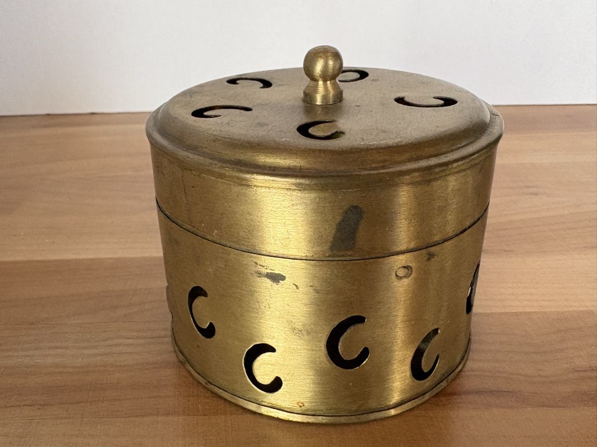 Contenitori & Simili: Messing Dose mit Deckel – Usato da Rümlang venduto da euqinom16 1