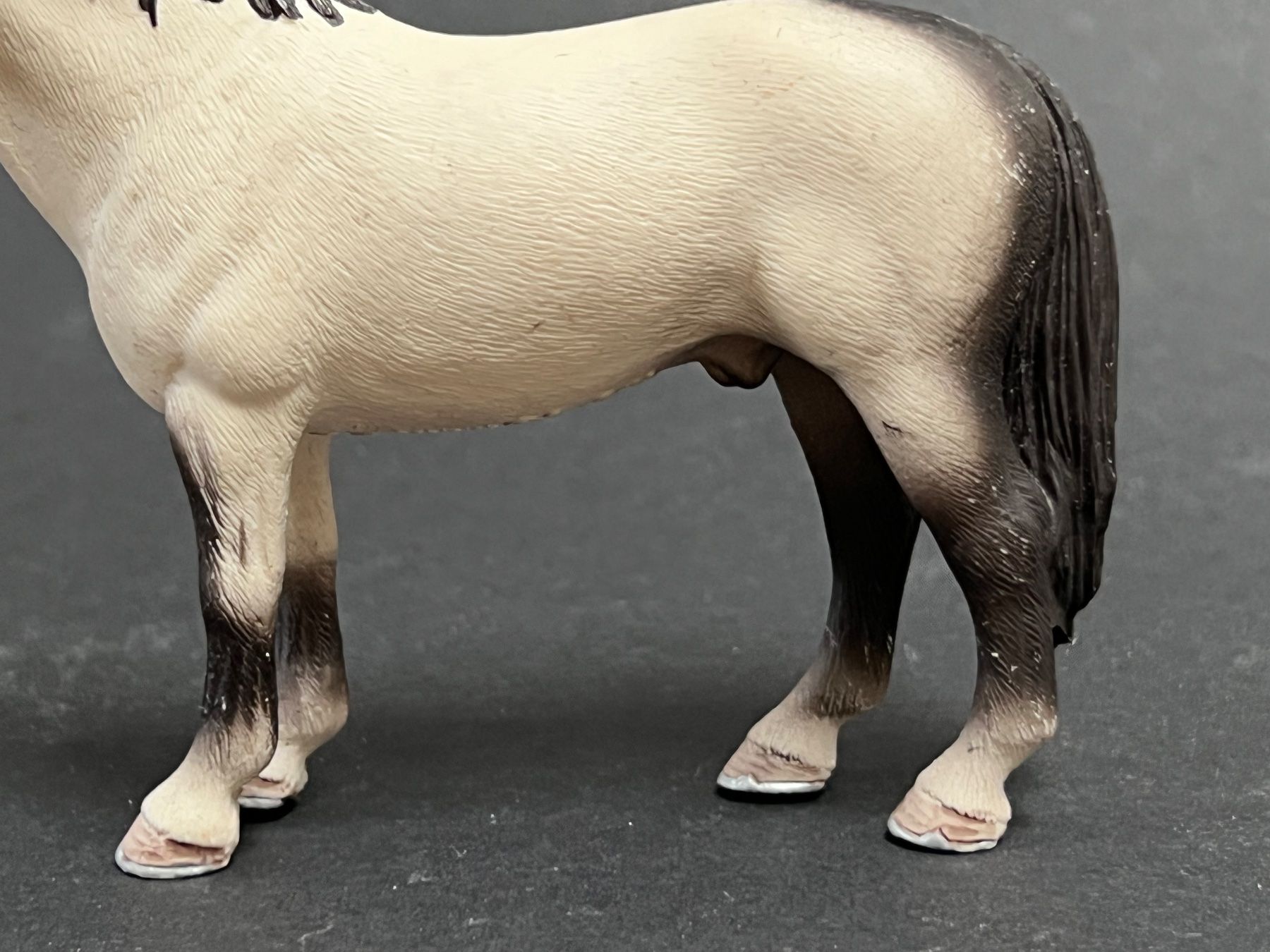Schleich Figuren: Schleich Hannoveraner Hengst Pferd – Gebraucht aus Ennetbaden von mapa05 2