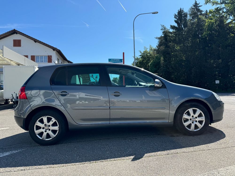 VW Golf 1.4 / AUTOMAT /2007 / MFK NEU / Service NEU /