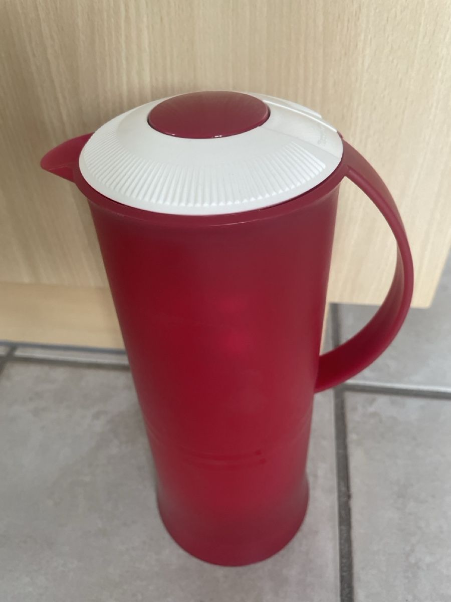 Tupperware Contenitori & Simili: Tupperware Thermoskanne Rot/Weiss   – Nuovo e nell'imballaggio originale da Kaiseraugst venduto da KlausSina 1