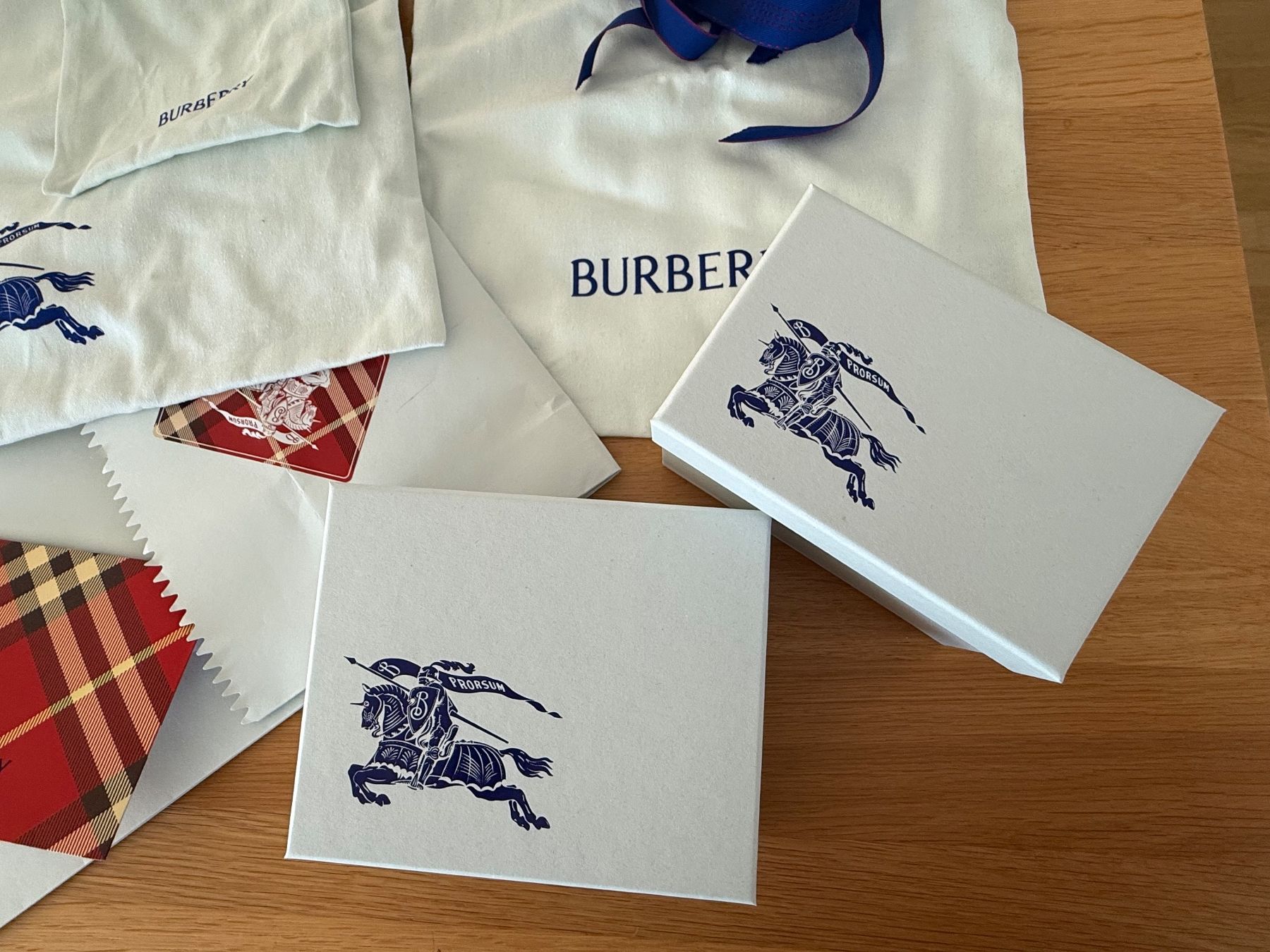Burberry Altro in Decorazioni & Accessori: Original Burberry Geschenkboxen Set – Usato da Basel venduto da Rouge. 5
