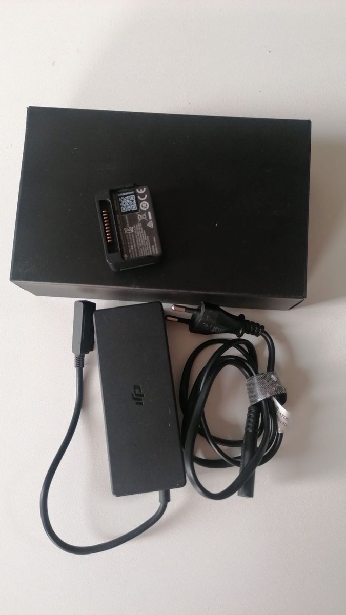 Accus, Chargeurs & Blocs d'alimentation: DJI Ladekabel/Ladegerät – D'occasion à Genève par iro_f9qr