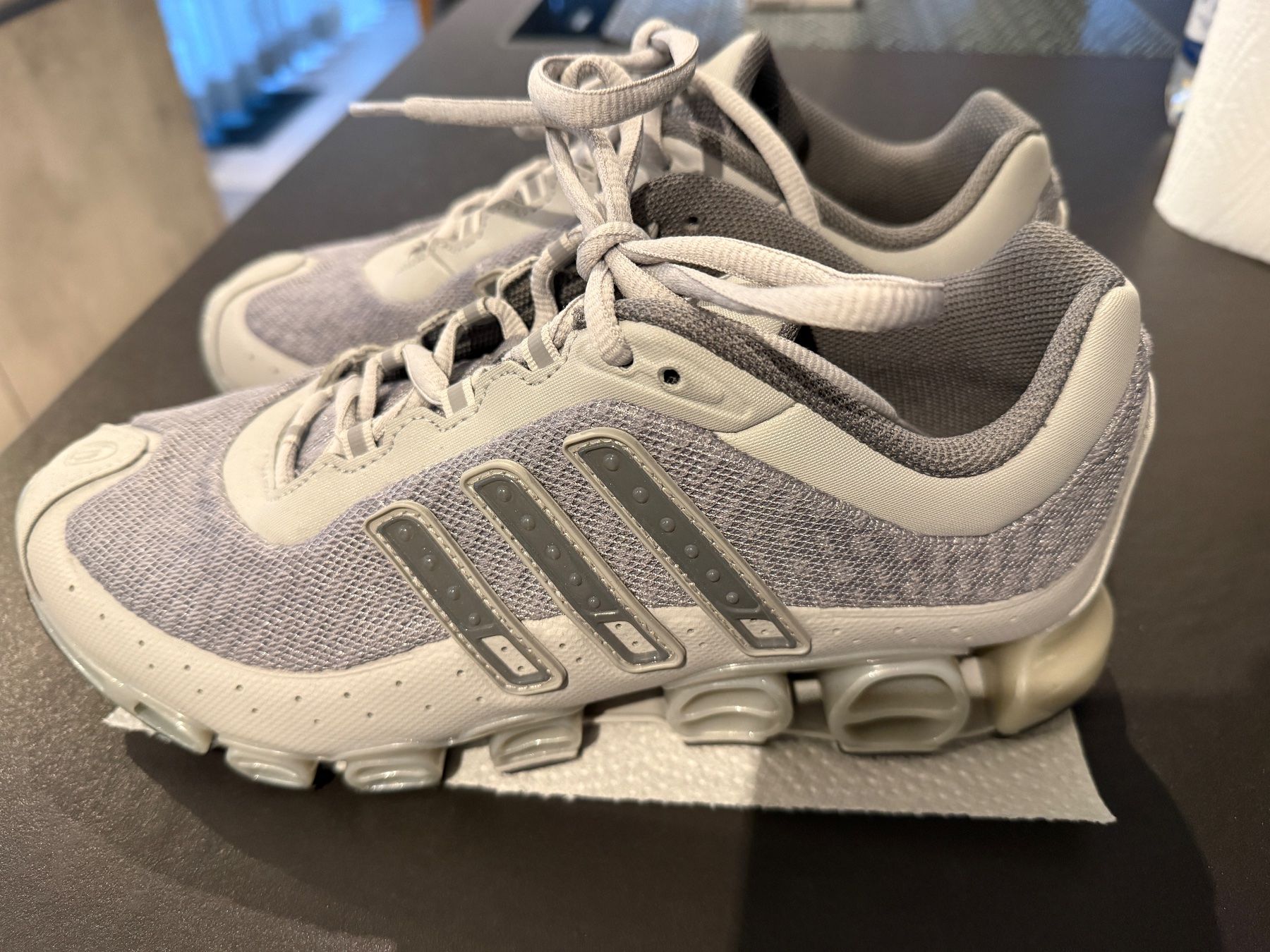 Adidas Scarpe da uomo: NEUE Adidas – Nuovo (secondo la descrizione) da Frick venduto da PCHB-12