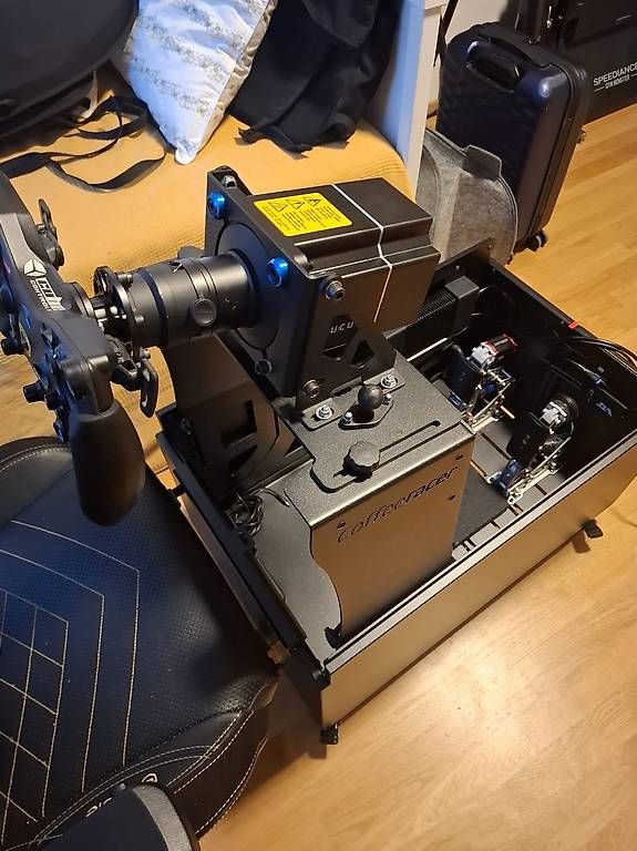 PC: Simucube 2 Sport | VRS Pedale | Cube Controls | CoffeeRacer – Usato da Dübendorf venduto da Kozmo822 8