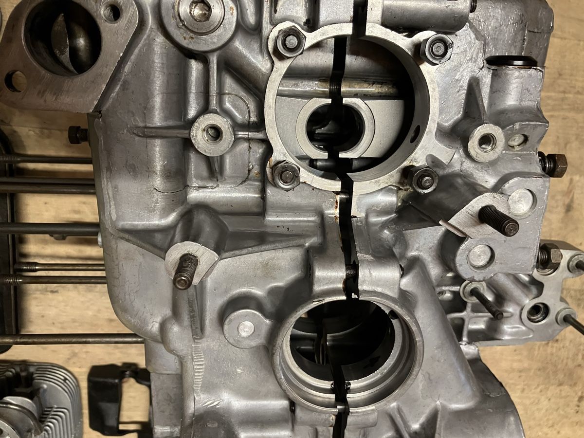 Tutti pezzi di ricambio auto: VW T2 Bus Motor Typ4 – Usato da Willisau venduto da livefast 5