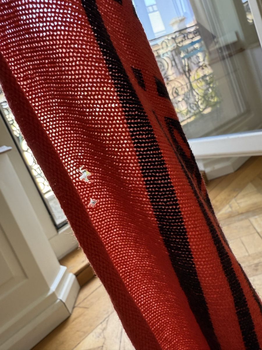 Lala Berlin Foulard & Sciarpe: Lala Berlin Triangle Schal Rot Cashmere – Usato da Zürich venduto da katharina_zrh 4