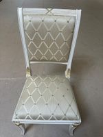 6 chaises neuves . Achetés en Italy . Avec la peinture doré