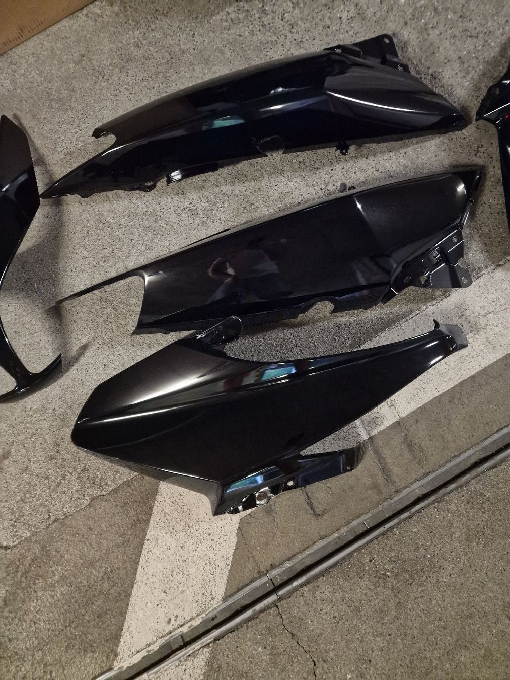 Tutti pezzi di ricambio per scooter: Carénages Tmax 2010 noir – Nuovo e nell'imballaggio originale da Onex venduto da cri_y9sd 2