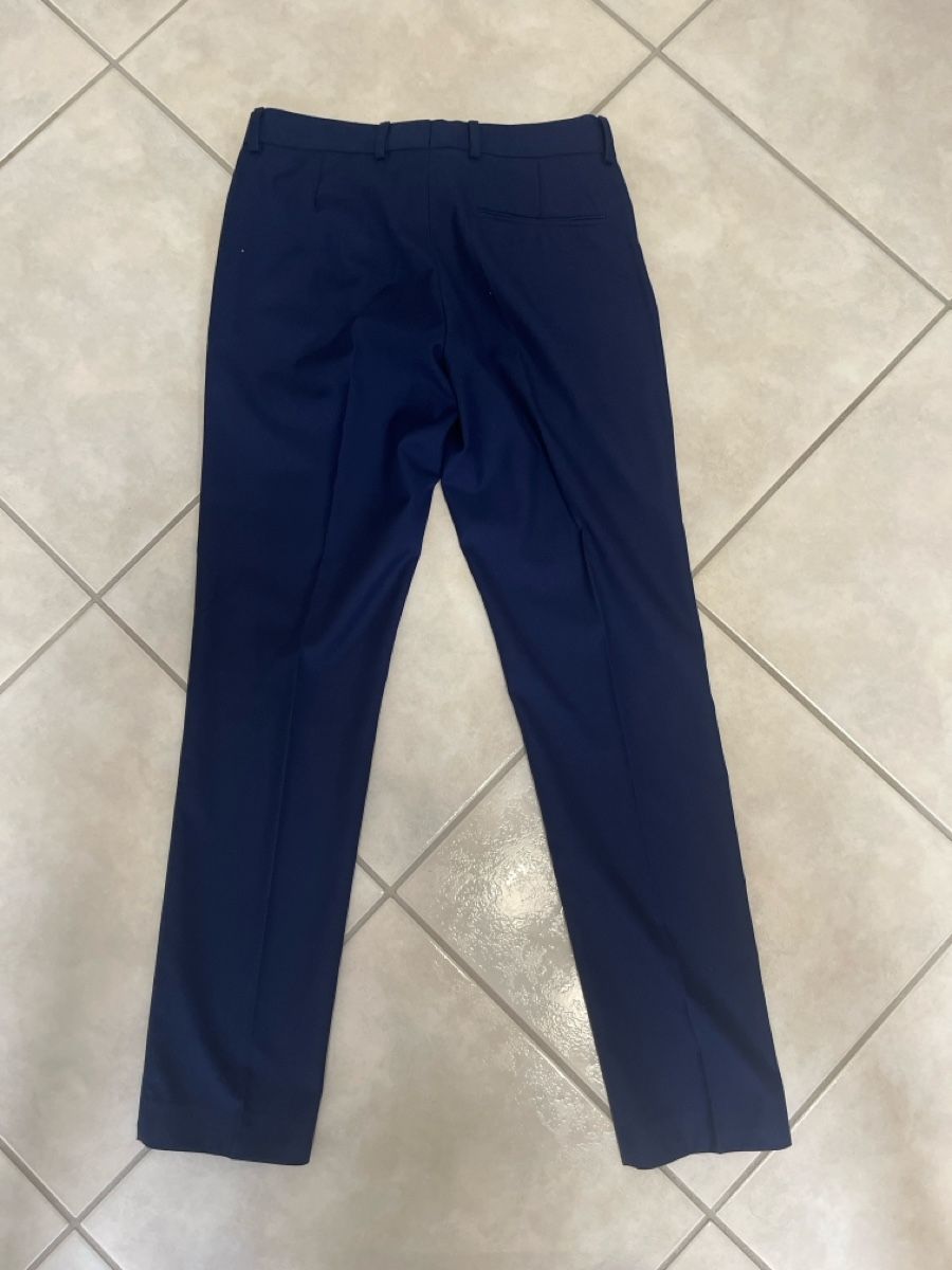 Costumes, combinaisons de sport et fonctionnelles: Costume Bleu Marine – Neuf (Voir description) à Delémont par gabrielquintas9 4