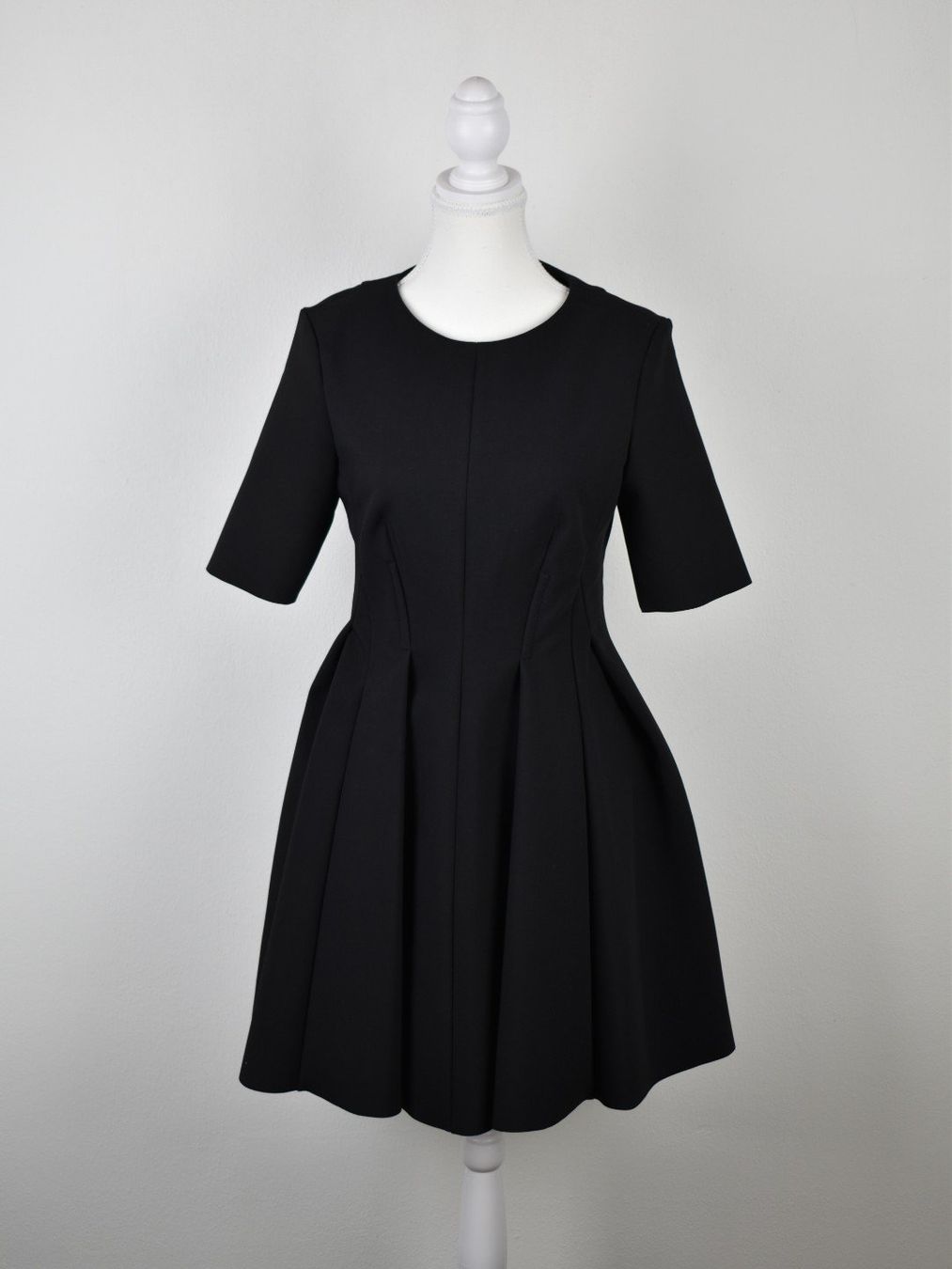 Cos Vestiti: COS Kleid Gr.36, schwarz – Usato da Nürensdorf venduto da 2ND_STORY 1