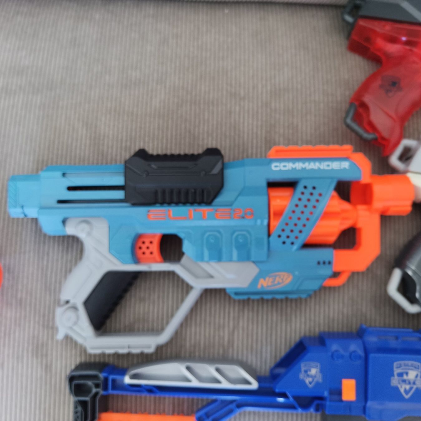 Nerf Jouets: Nerf Blaster (Set 6 Modelle) – D'occasion à Meilen par FAVALLID 6