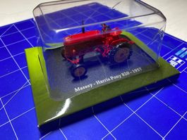 Massey Harris Pony 820 traktor modell