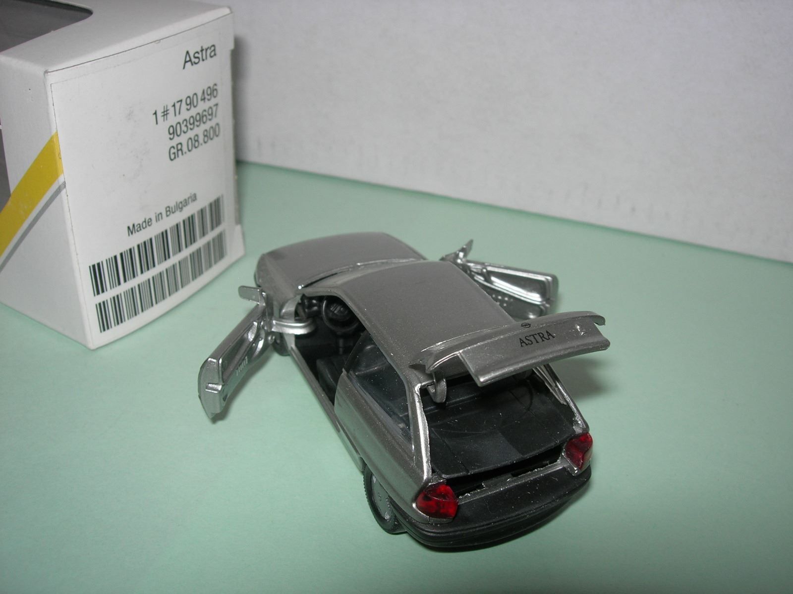 Opel Modellini d'auto: Opel Astra * Gama 1:43 – Nuovo e nell'imballaggio originale da Hornussen venduto da Amw 1