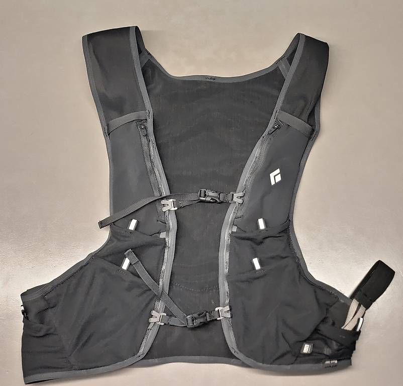 Black Diamond Zaini: Black Diamond - Distance 4 Hydration Vest – Usato da Bülach venduto da hunzisev