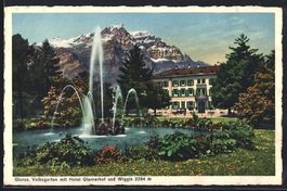 Glarus, Volksgarten mit Hotel Glarnerhof