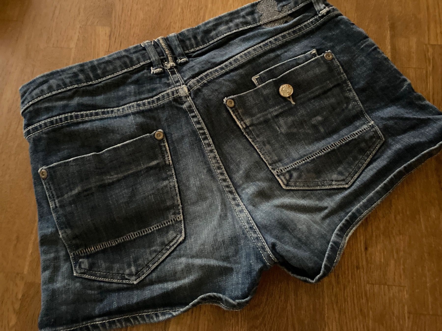 Pantaloni: Coole Jeans-Shorts, Gr 164 – Usato da Krauchthal venduto da Kiddy32 1