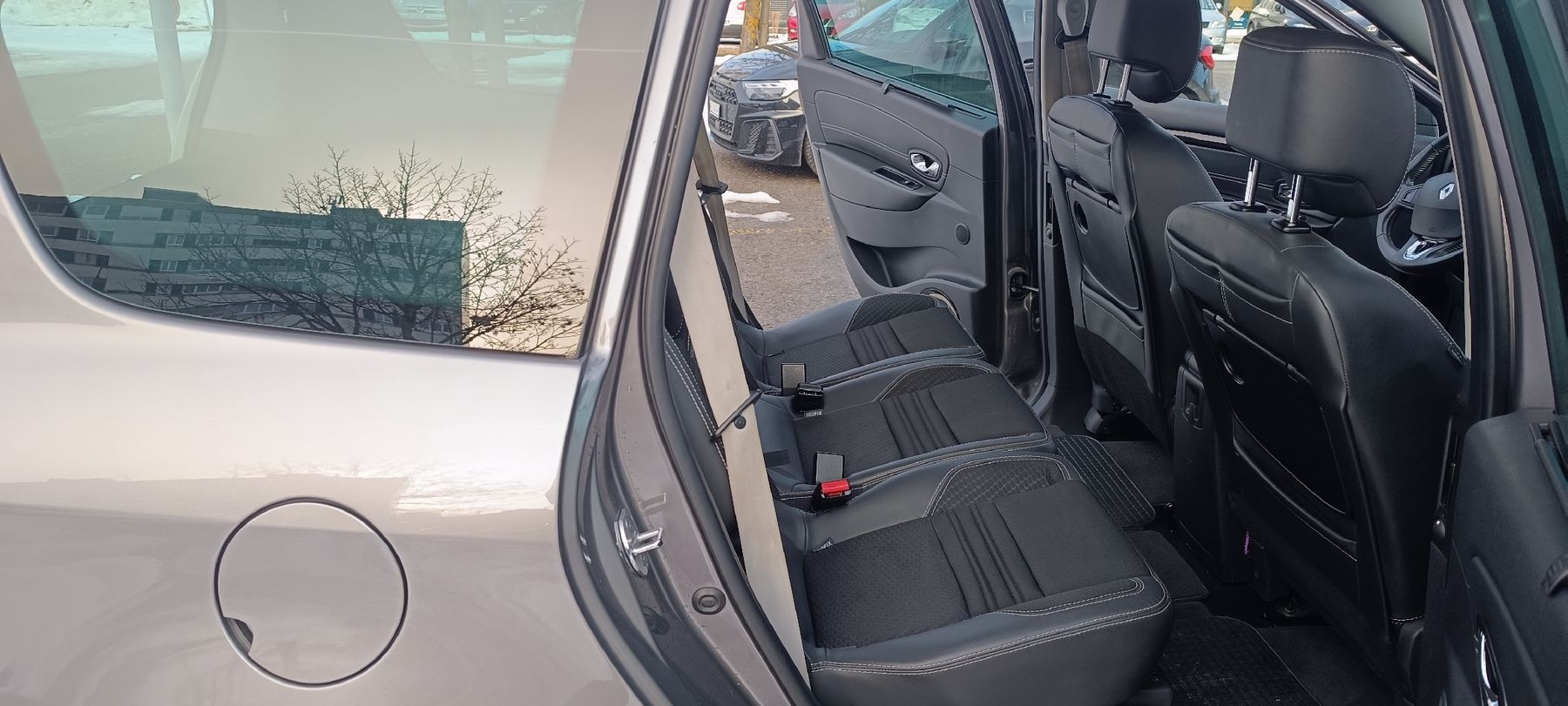 Renault Autos: Renault Scénic 3 – D'occasion à La Chaux-de-Fonds par ser_xr8w 6