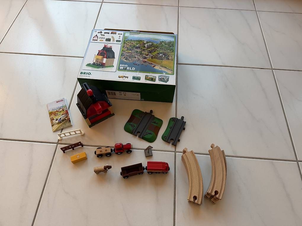 Jouets: Brio Bahn Bauernhof Set – D'occasion à Innerberg par shopp