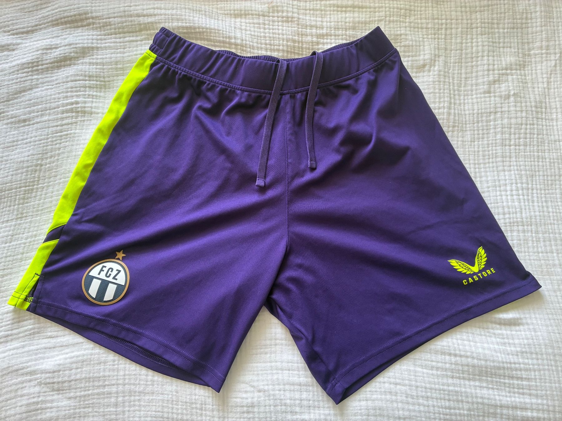 Canottiere & Pantaloni: FCZ Trikothose und Stutzen – Usato da Zürich venduto da ali_5m9b 1