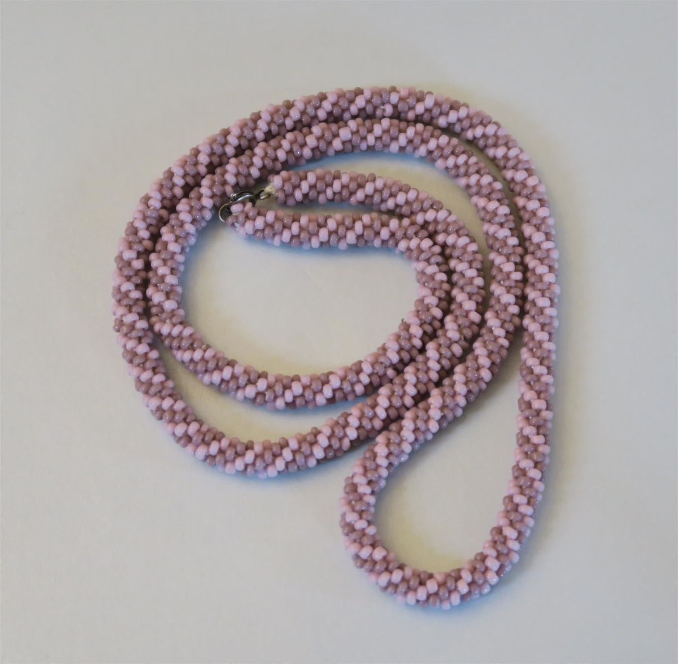 Catenine: Perlenkette aus Glasperlen – Usato da Brittnau venduto da marlenestone