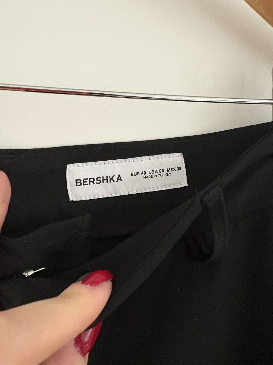 Pantaloni: Pantalon noir Berschka taille 40 – Nuovo (secondo la descrizione) da Vésenaz venduto da ilomd 1