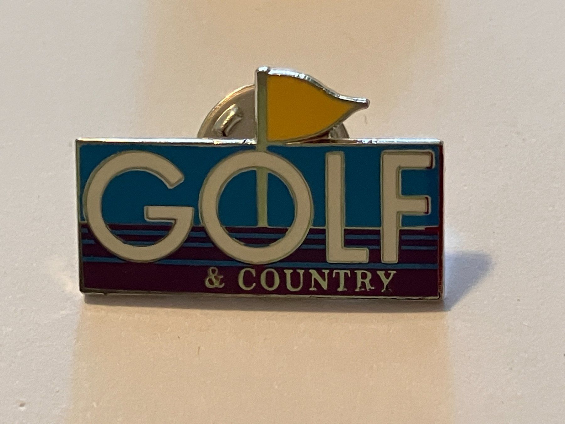 Placchette & Badge: 1 Pin Golf & Country – Usato da Basel venduto da djwwpp