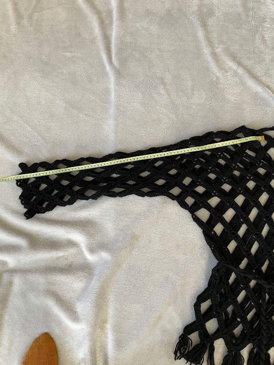 Bolero: Tunique en laine ajourée noire à franges, crocheté – Nuovo (secondo la descrizione) da Vuippens venduto da ale_6gkb 3