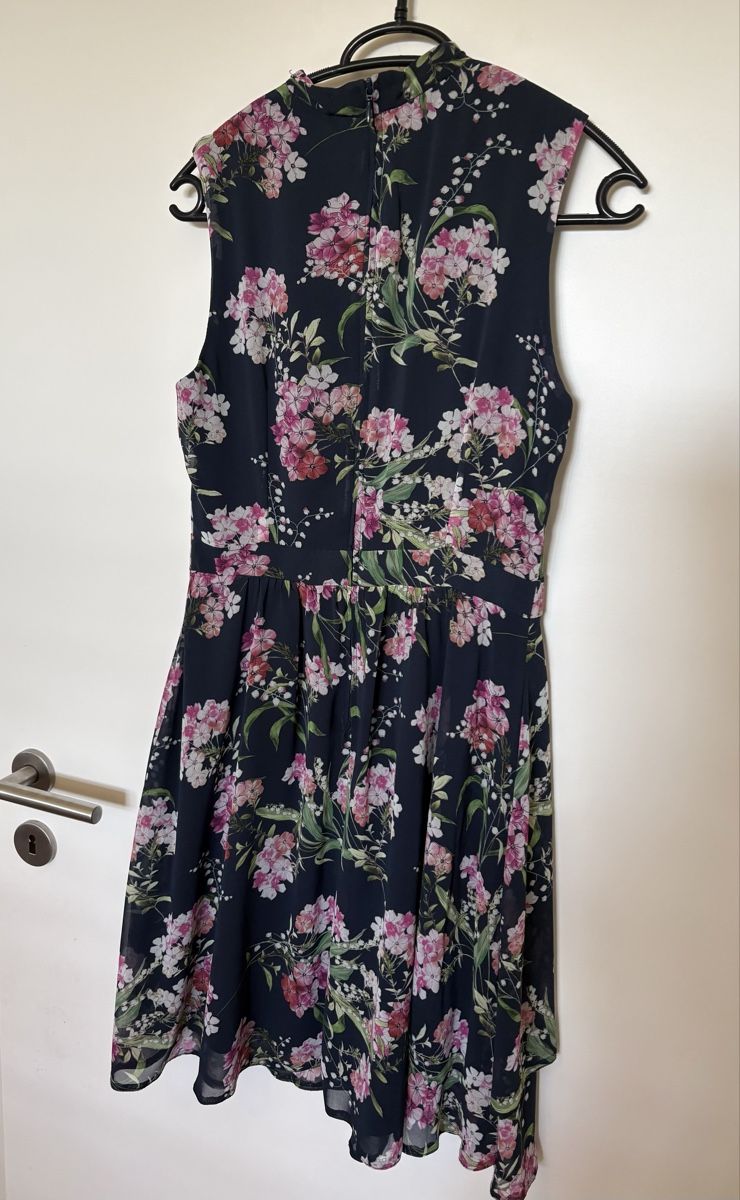 Orsay Robes: Kleid dunkelblau mit Blumenmuster Gr. 38 – Neuf (Voir description) à Niederhelfenschwil par Edenwater12 2