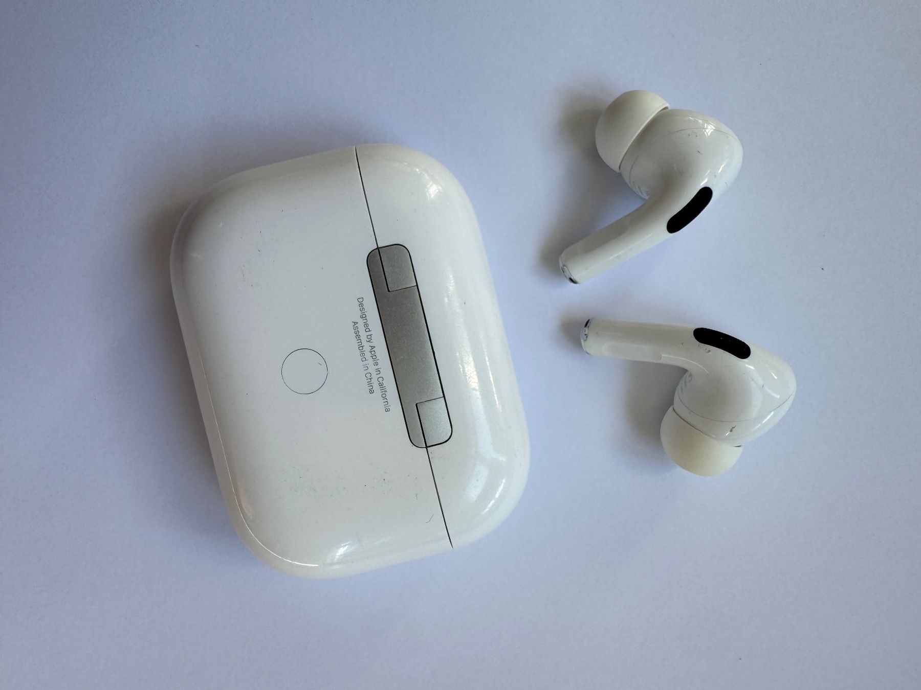 Apple Cuffie: Apple AirPods Pro 1 / Inkl. Case & Ladekabel – Usato da Buchs SG venduto da lippural 1