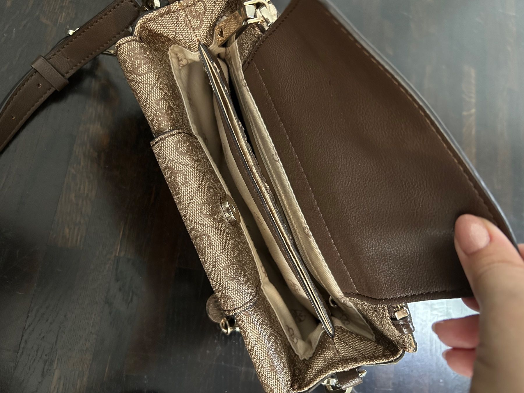 Guess Borse da donna: Tasche Guess braun – Usato da Zürich venduto da Evo-9 2