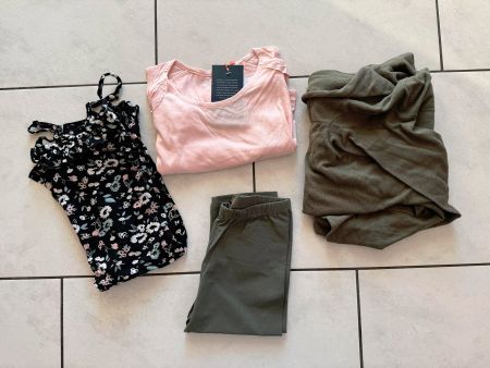 Kleiderpaket Mädchen, fabrikneu 4 Artikel, Grösse 140