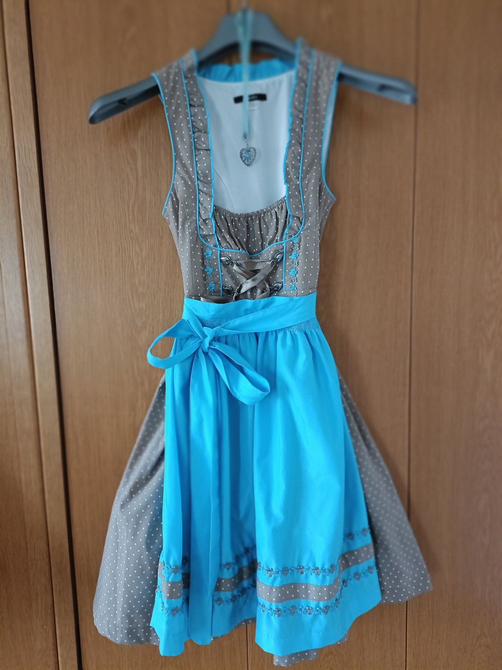 Costumes: Dirndl – D'occasion à Thun par fiechli
