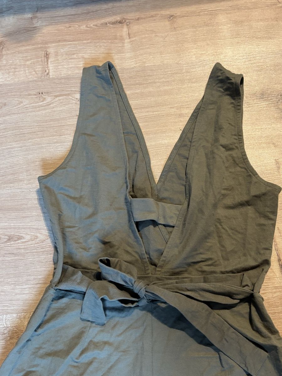 Mango Jumpsuits: Combinaison verte sauge Mango, taille S – Gebraucht aus Tavannes von callie.mcli 1
