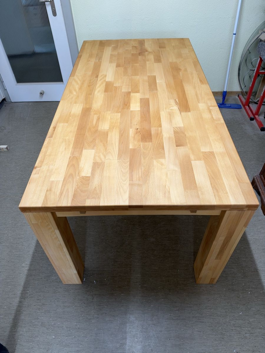 Tables: Massiver Esstisch  – D'occasion à Neu St. Johann par hei_y2gw 2
