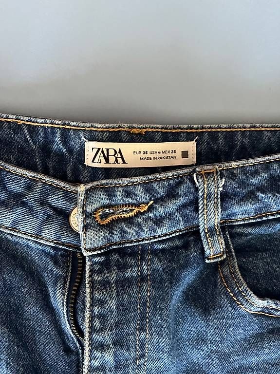 Jeans: blaue Jeans – Usato da Dübendorf venduto da jjs_t925
