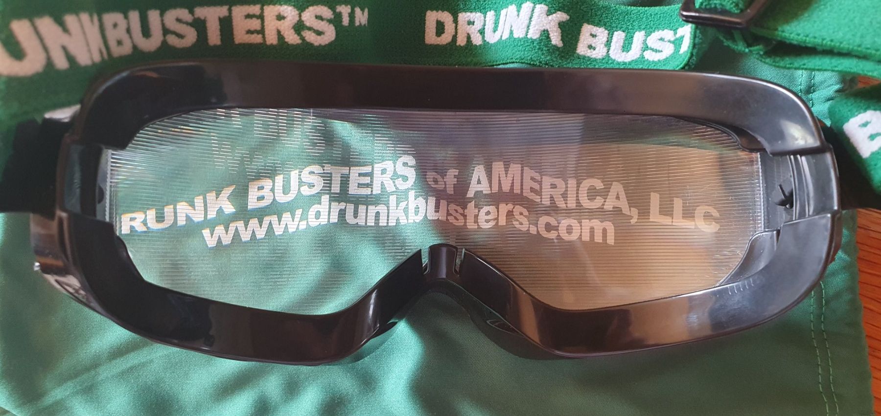 Occhiali & Lenti: Drunk Busters Brille mit Sack gebraucht – Usato da Walenstadt venduto da Hit-24 1