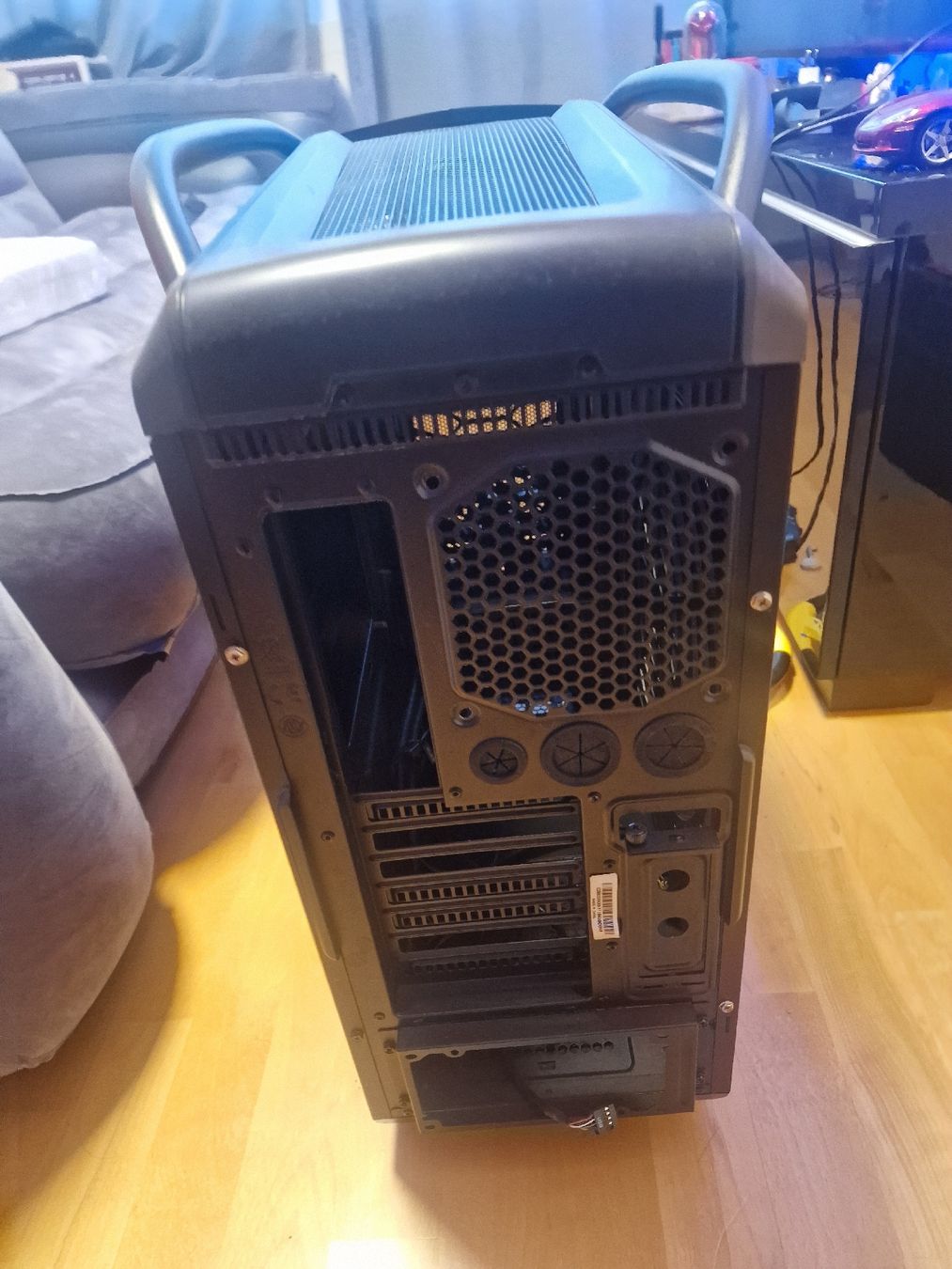 Custodie: Cooler Master Cosmos SE Gehäuse – Usato da St. Gallen venduto da PrestigeCarsMali 5