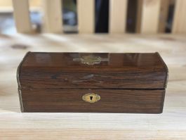 Boite ancienne en bois