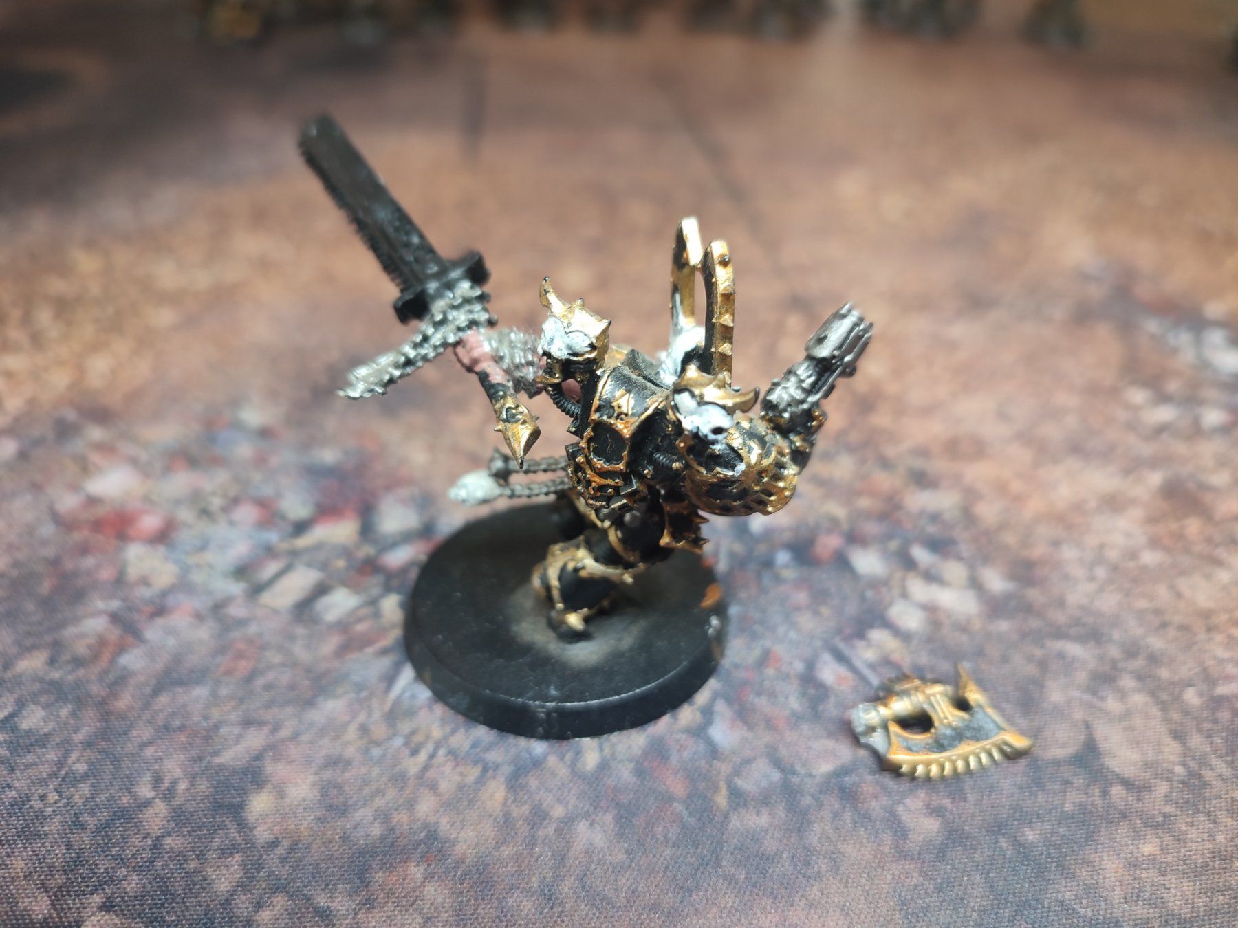 Kit di modellismo & Modellini statici: Warhammer 40k Kharn The Betrayer - Sword conversion – Usato da Bern venduto da san_22kx 1