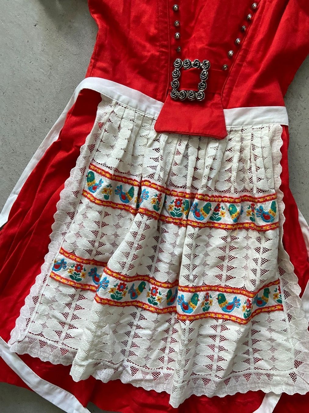 Kleider: Hochwertiges traditionelles Dirndl 3 teilig – Gebraucht aus Zürich von Eves.vintage.element 1