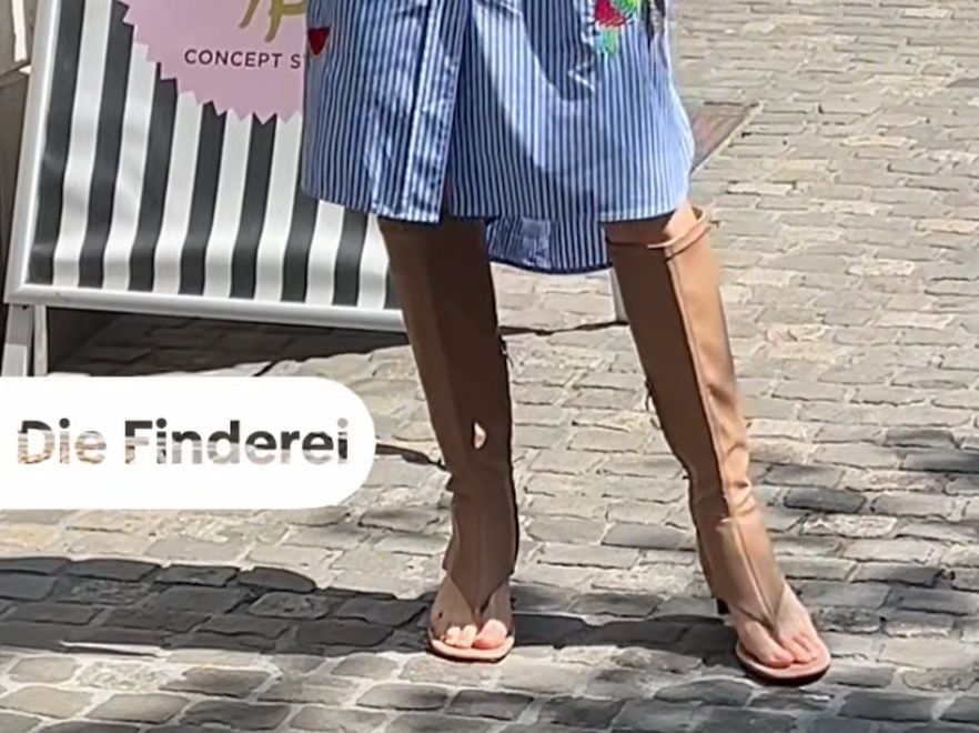 Scarpe da donna: Super lässige Sandalen-Stiefel – Nuovo (secondo la descrizione) da Zürich venduto da Naebeli