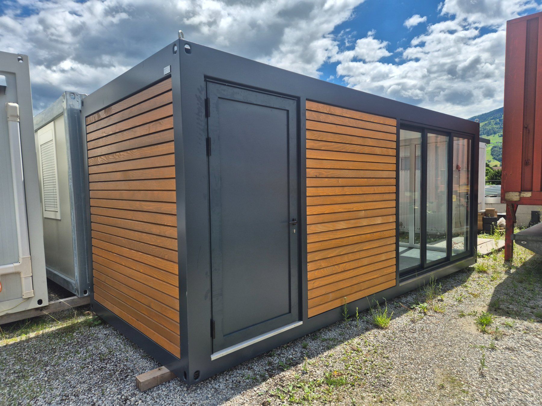 Contenedor modular habitable, oficina o casa de jardín – 6,05 × 2,44 m detalle 3